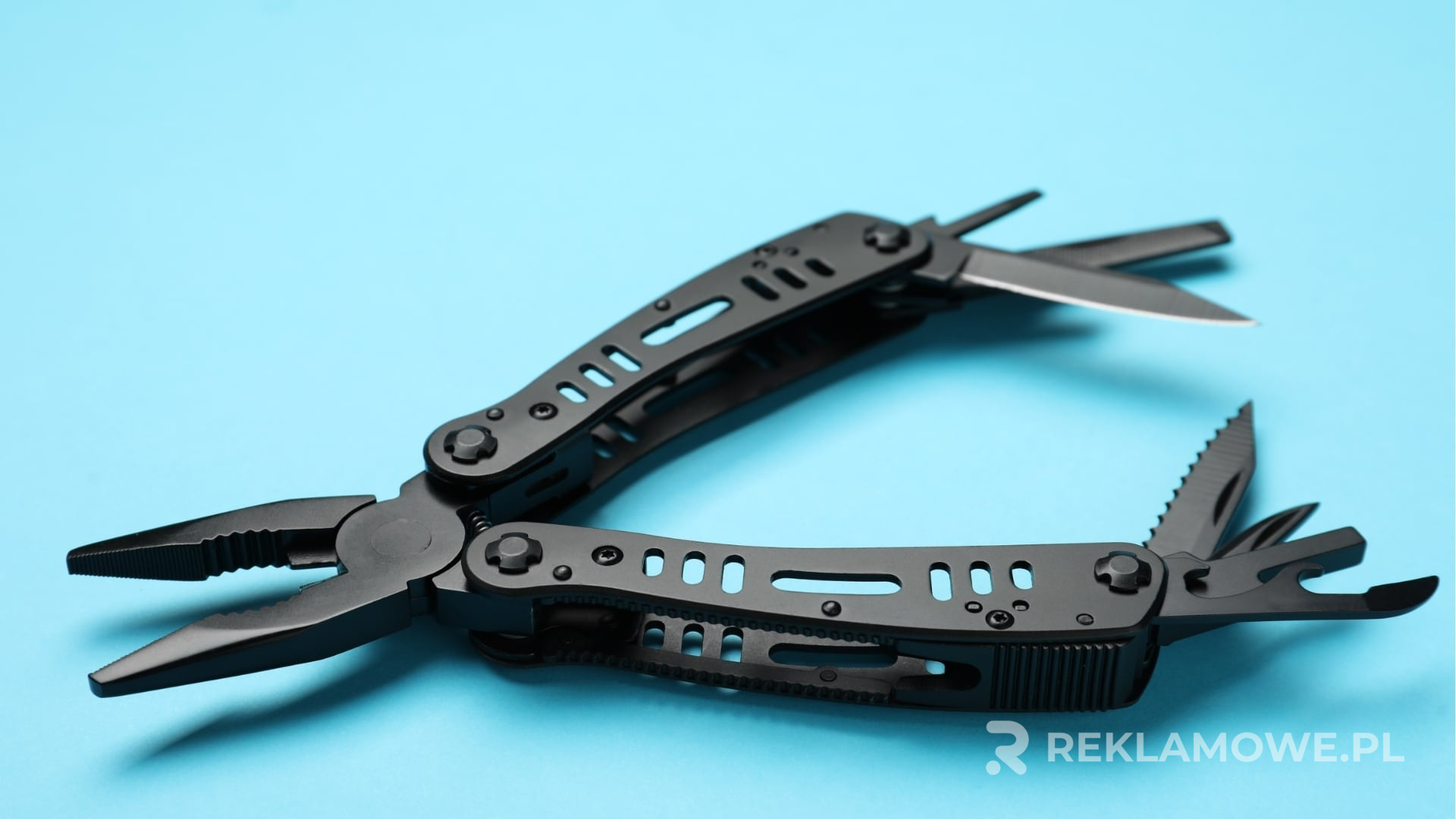 Multitool reklamowy wykorzystywany w kampanii marketingowej