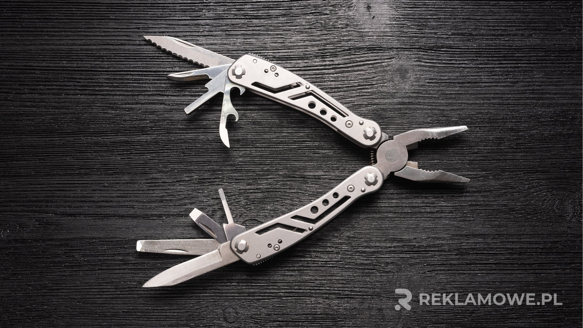 Zastosowanie multitooli w promocji małych firm Multitool używany w małym biznesie