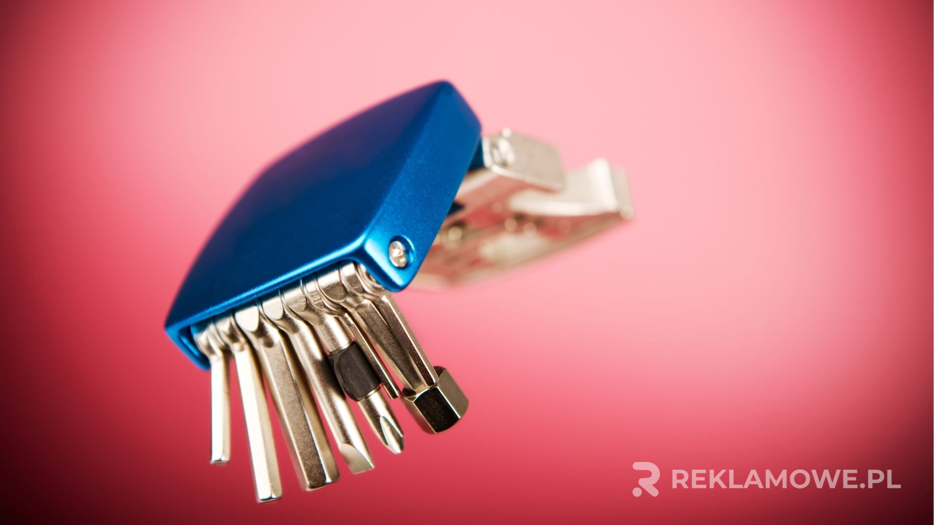 Marka prezentująca swoją historię za pomocą narzędzi reklamowych